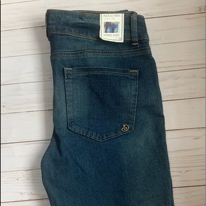 Brand NWT Indigo Rein Mid Rise Skinny Jean ankle